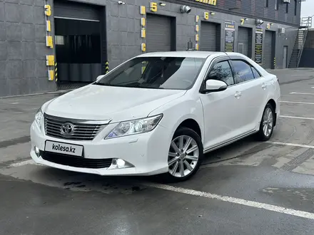 Toyota Camry 2014 года за 8 300 000 тг. в Атырау – фото 2