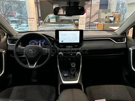 Toyota RAV4 Prestige 2025 года за 18 120 000 тг. в Алматы – фото 13
