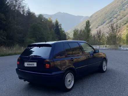 Volkswagen Golf 1997 года за 3 050 000 тг. в Алматы – фото 4