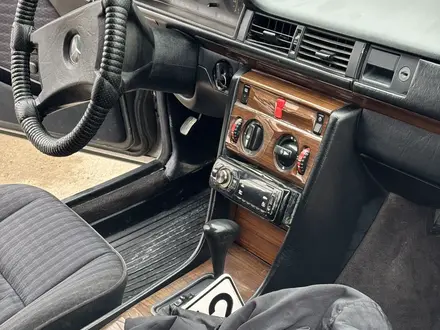 Mercedes-Benz E 230 1991 года за 1 500 000 тг. в Актау – фото 11