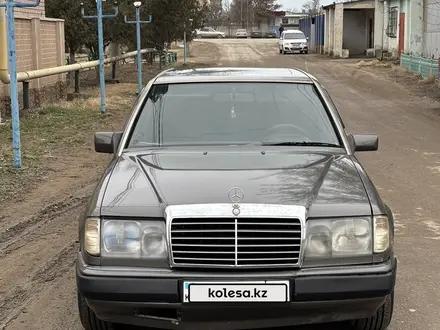 Mercedes-Benz E 230 1991 года за 1 500 000 тг. в Актау