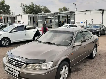 Toyota Camry 2000 года за 3 200 000 тг. в Алматы – фото 6