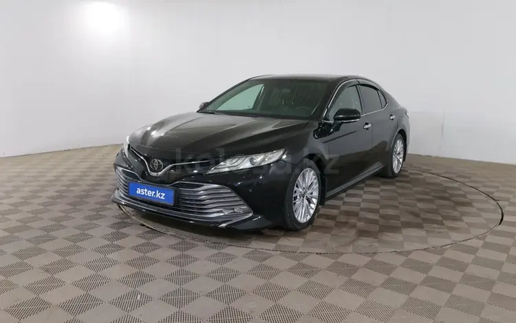 Toyota Camry 2018 года за 11 590 000 тг. в Шымкент