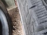 Зимние Шины комплект почти Новые за 100 000 тг. в Тараз – фото 4