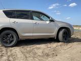 Toyota RAV4 2007 года за 7 400 000 тг. в Костанай – фото 2