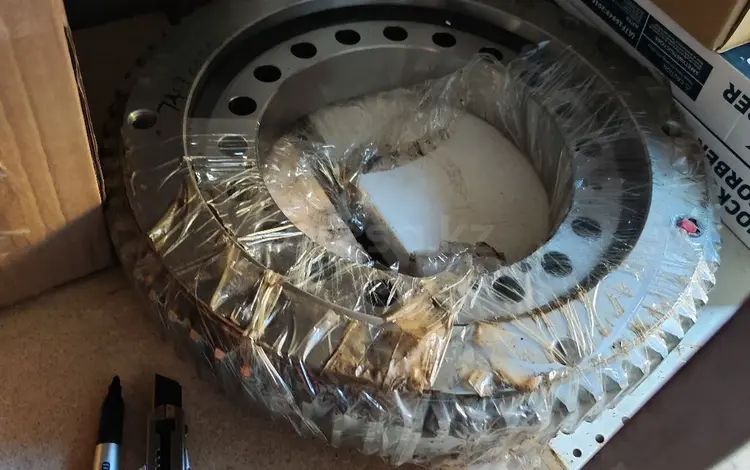 Опорный подшипник юник и тадано за 470 000 тг. в Астана