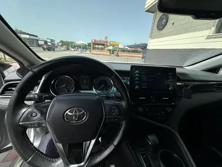 Toyota Camry 2021 года за 12 000 000 тг. в Алматы – фото 27