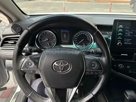 Toyota Camry 2021 года за 12 000 000 тг. в Алматы – фото 28