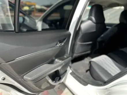 Toyota Camry 2021 года за 12 000 000 тг. в Алматы – фото 38