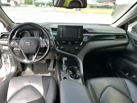 Toyota Camry 2021 года за 12 000 000 тг. в Алматы – фото 40