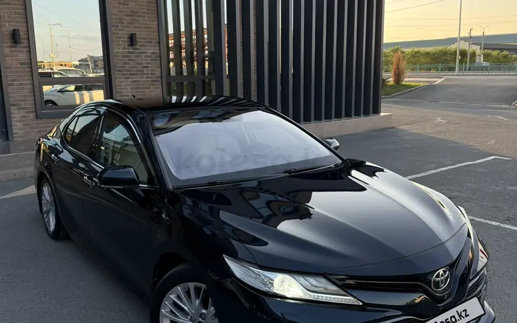 Toyota Camry 2019 года за 12 800 000 тг. в Атырау