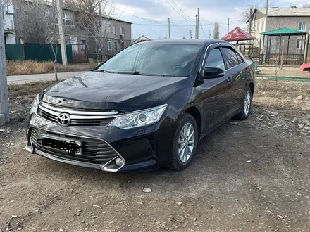 Toyota Camry 2015 года за 11 000 000 тг. в Атырау