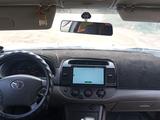 Toyota Camry 2005 годаfor3 500 000 тг. в Актау – фото 5