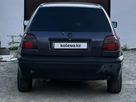 Volkswagen Golf 1993 года за 1 250 000 тг. в Атырау – фото 2