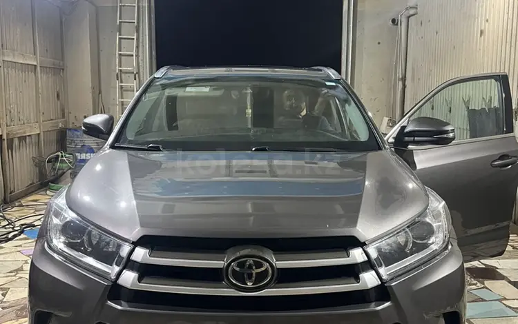 Toyota Highlander 2017 года за 17 500 000 тг. в Уральск