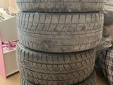 Шины с дисками Bridgestone 245/45R18 с дисками Mercedes за 200 000 тг. в Астана