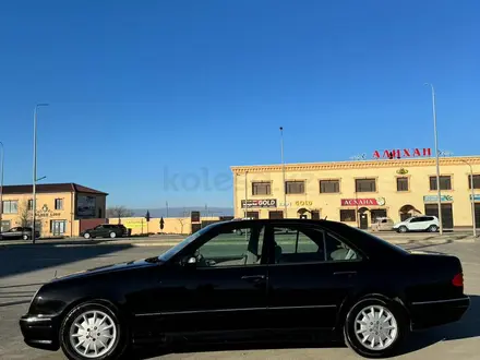 Mercedes-Benz E 320 2002 года за 4 500 000 тг. в Актау – фото 2