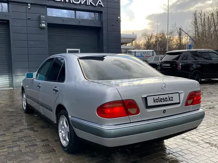 Mercedes-Benz E 230 1997 года за 3 100 000 тг. в Тараз – фото 7