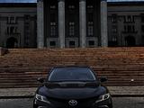 Toyota Camry 2021 года за 13 000 000 тг. в Алматы – фото 3