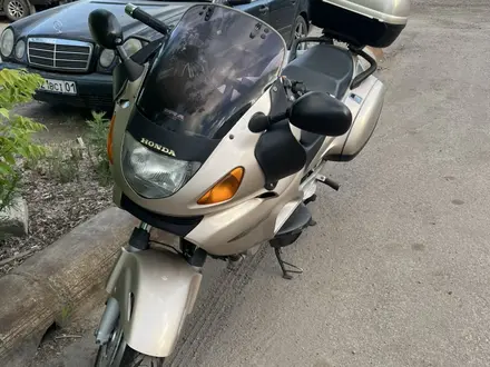 Honda  NT650V Deauville 1998 года за 1 600 000 тг. в Астана