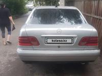 Mercedes-Benz E 280 1998 годаүшін3 100 000 тг. в Караганда