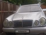 Mercedes-Benz E 280 1998 года за 3 100 000 тг. в Караганда – фото 2