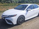 Toyota Camry 2020 года за 14 000 000 тг. в Астана – фото 4