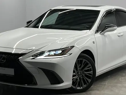 Lexus ES 250 2020 года за 22 500 000 тг. в Алматы