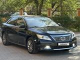 Toyota Camry 2013 года за 6 800 000 тг. в Атырау