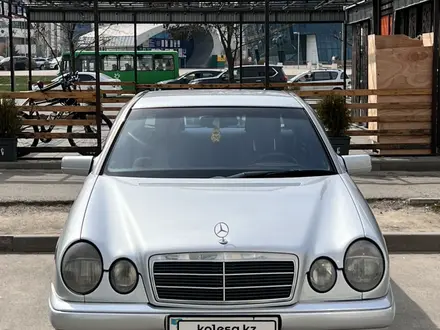Mercedes-Benz E 280 1997 года за 3 400 000 тг. в Алматы – фото 3