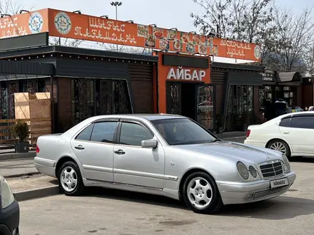 Mercedes-Benz E 280 1997 года за 3 400 000 тг. в Алматы
