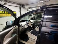 Toyota Previa 2011 года за 11 800 000 тг. в Астана