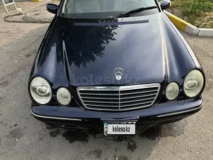 Mercedes-Benz E 320 2001 года за 3 800 000 тг. в Тараз – фото 3