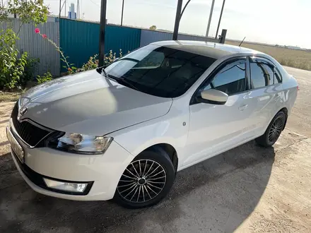 Skoda Rapid 2015 года за 4 700 000 тг. в Уральск – фото 2