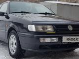 Volkswagen Passat 1994 годаүшін2 900 000 тг. в Семей – фото 3