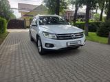 Volkswagen Tiguan 2015 года за 8 200 000 тг. в Алматы – фото 3