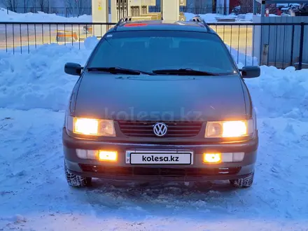 Volkswagen Passat 1996 года за 2 800 000 тг. в Уральск – фото 4