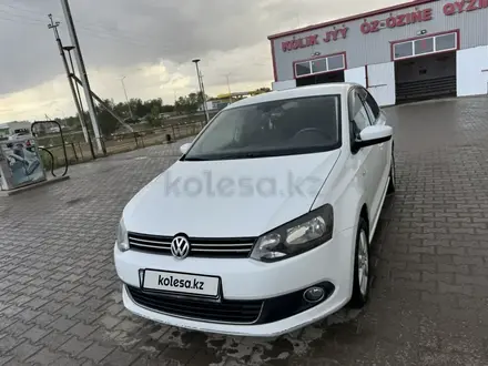 Volkswagen Polo 2014 года за 4 650 000 тг. в Актобе – фото 2