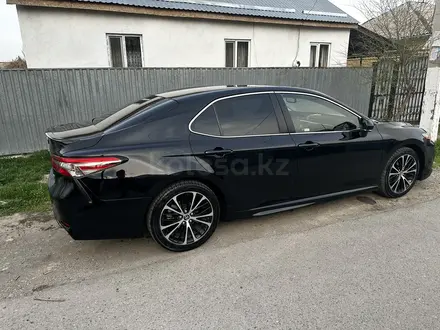 Toyota Camry 2018 года за 8 650 000 тг. в Тараз – фото 12