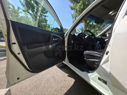 Toyota RAV4 2011 года за 7 300 000 тг. в Алматы – фото 16