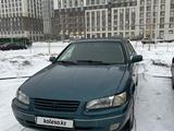 Toyota Camry 1998 годаүшін3 100 000 тг. в Семей