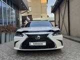Lexus ES 250 2023 года за 22 000 000 тг. в Шымкент – фото 2