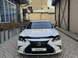 Lexus ES 250 2023 года за 22 000 000 тг. в Шымкент