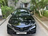 Toyota Camry 2022 года за 13 800 000 тг. в Алматы – фото 4