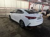 Hyundai Accent 2022 года за 7 100 000 тг. в Павлодар – фото 2
