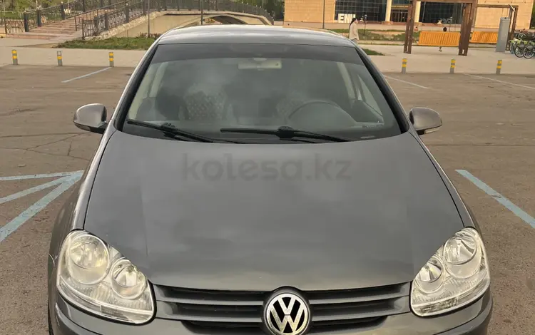 Volkswagen Golf 2004 годаүшін3 200 000 тг. в Астана