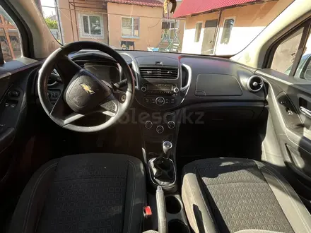 Chevrolet Tracker 2015 годаүшін4 200 000 тг. в Уральск – фото 5