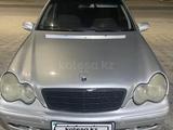 Mercedes-Benz C 200 2001 годаүшін2 500 000 тг. в Атырау – фото 4