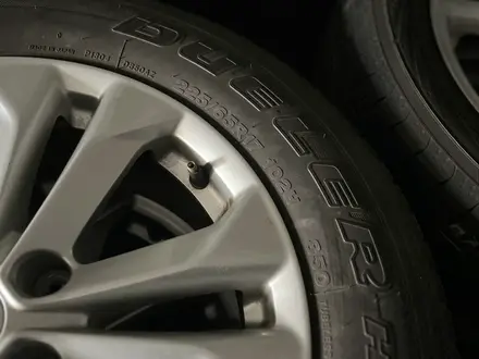 Шины Bridgestone 225/65/17 зима диски R17 nissan 17x7J за 11 777 тг. в Уральск – фото 4