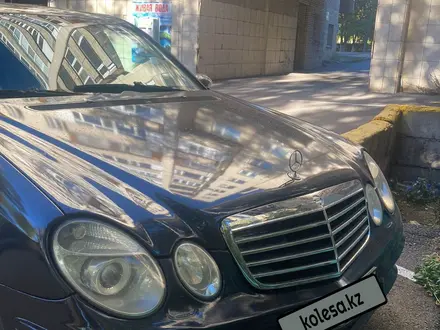 Mercedes-Benz E 240 2002 года за 4 300 000 тг. в Караганда – фото 2